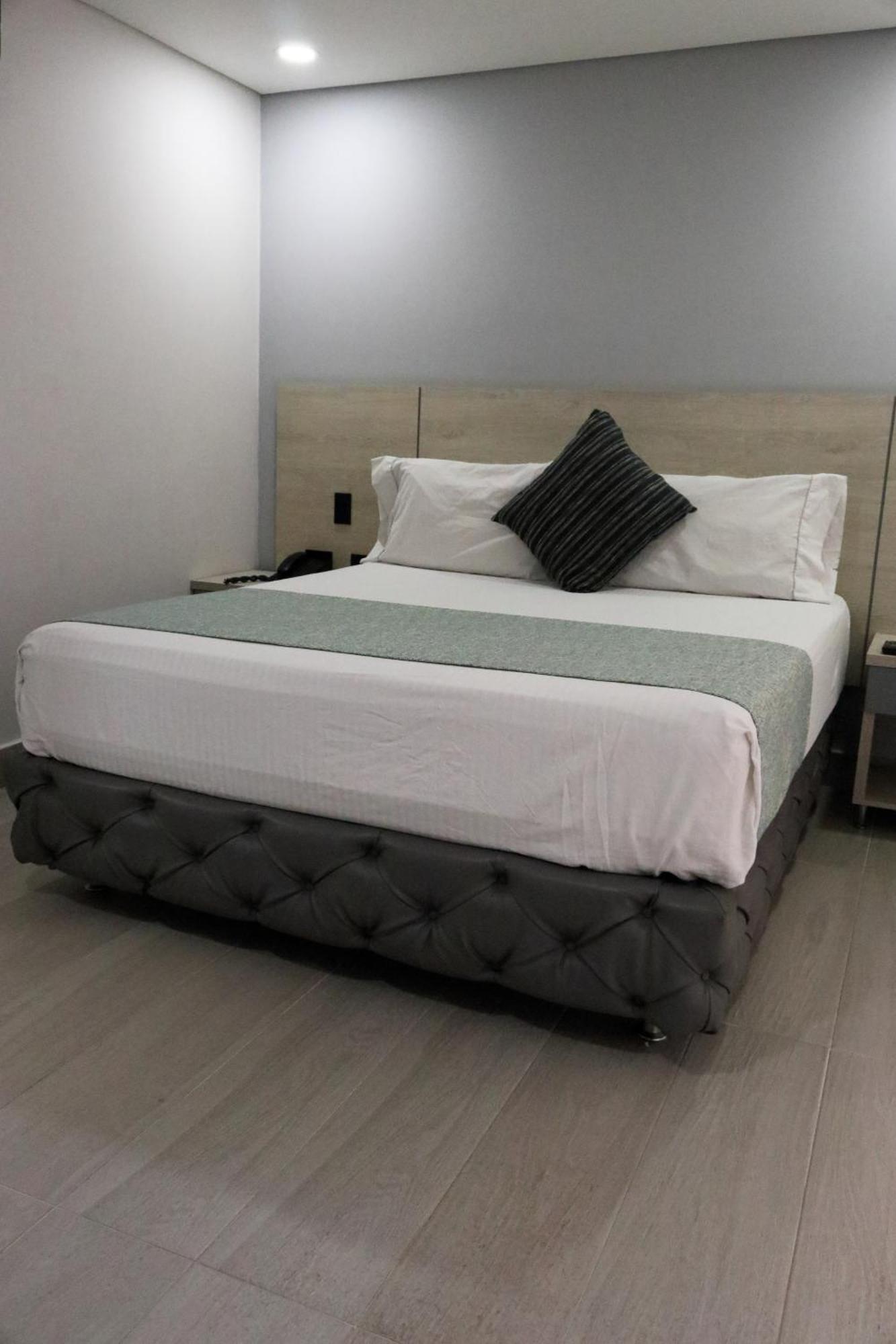 Hotel Loup Медельин Экстерьер фото